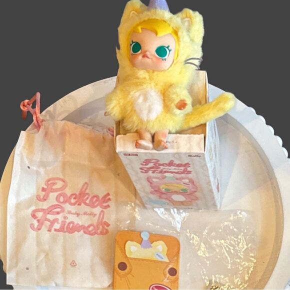 Pop Mart Baby Molly Pocket of Friends Enjoy The Sunshine - Picture 8 of 16